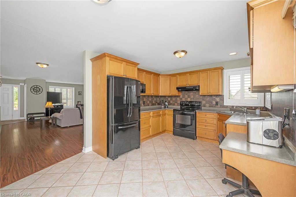 307 Brant County Rd #18, Brantford, ON - Indoor Photo Showing Kitchen