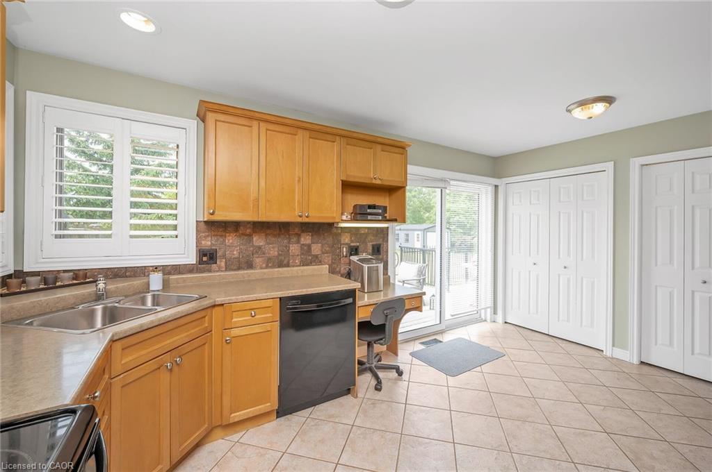 307 Brant County Rd #18, Brantford, ON - Indoor Photo Showing Kitchen With Double Sink