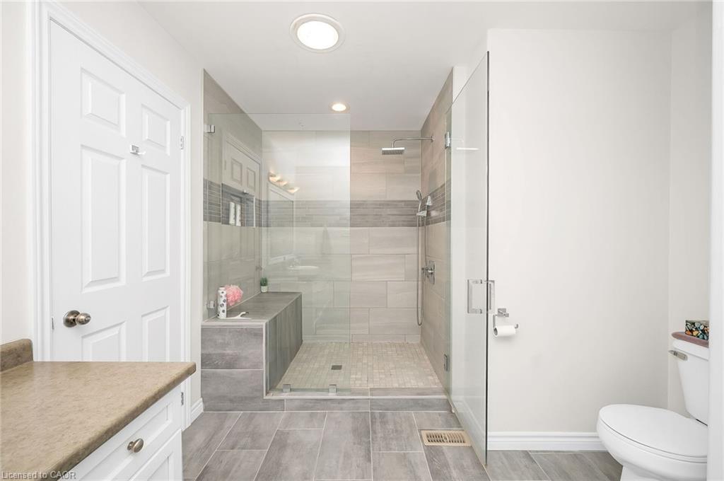 307 Brant County Rd #18, Brantford, ON - Indoor Photo Showing Bathroom
