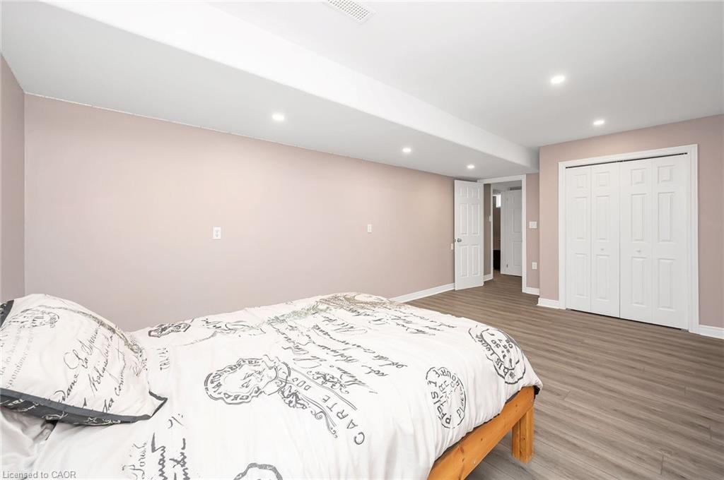 307 Brant County Rd #18, Brantford, ON - Indoor Photo Showing Bedroom