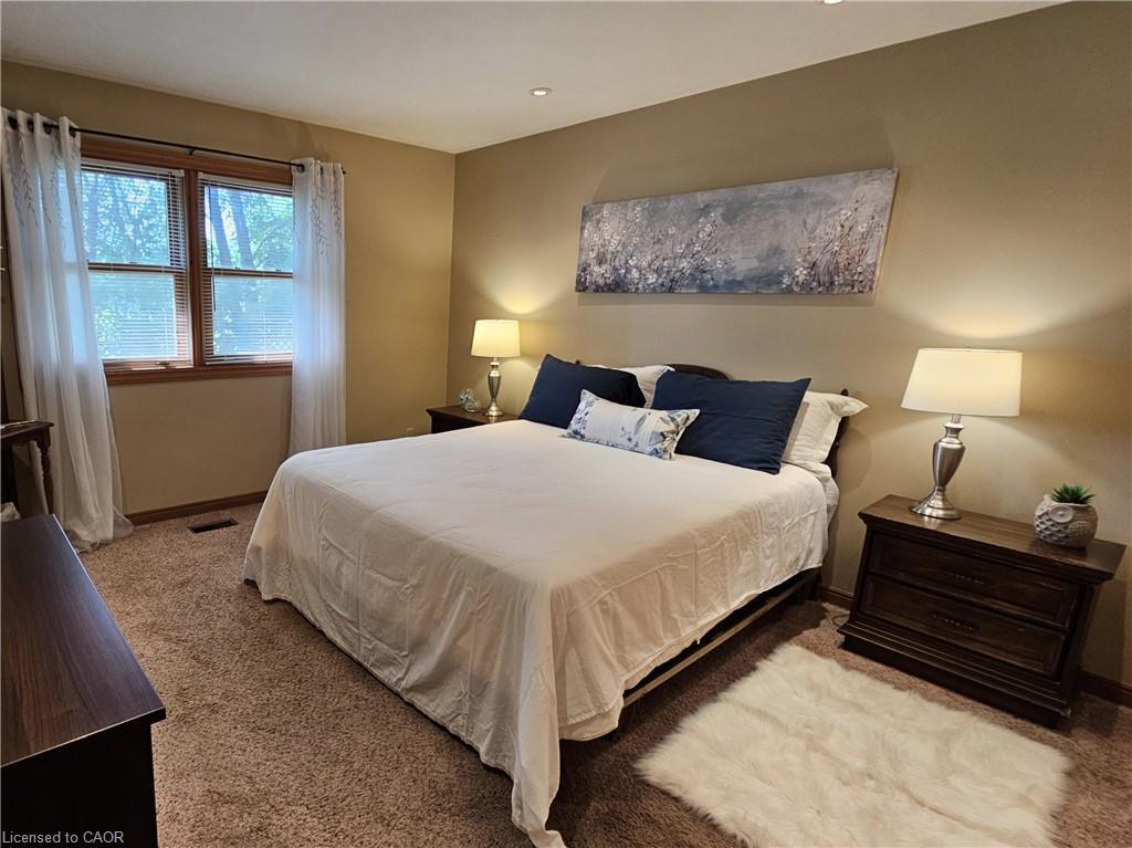 11-42 Donly Drive S, Simcoe, ON - Indoor Photo Showing Bedroom