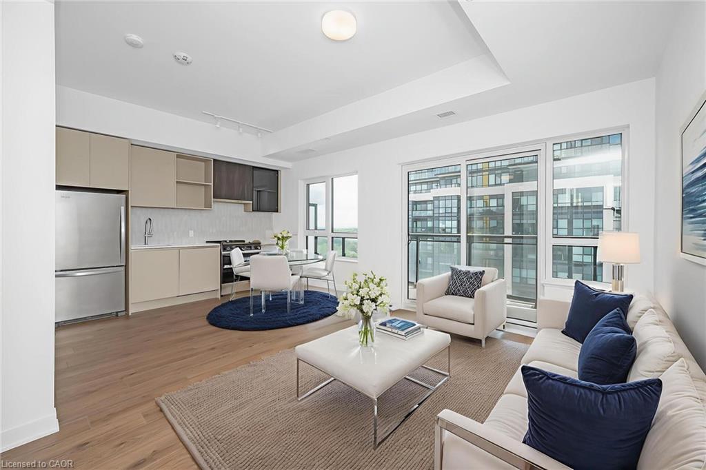 718-395 Dundas Street, Oakville, ON - Indoor