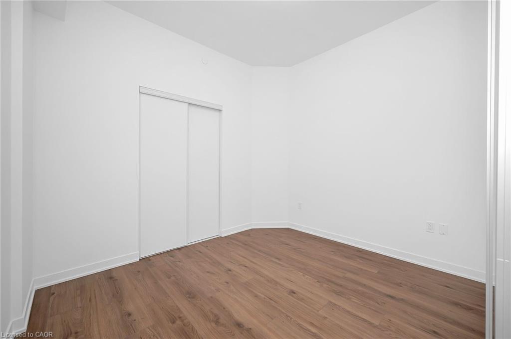 718-395 Dundas Street, Oakville, ON - Indoor Photo Showing Other Room