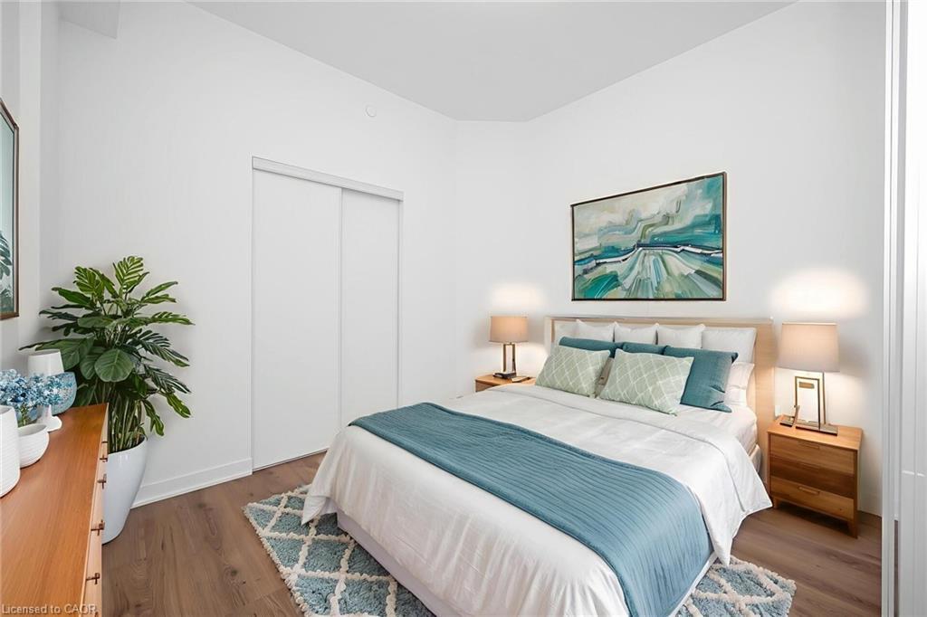 718-395 Dundas Street, Oakville, ON - Indoor Photo Showing Bedroom