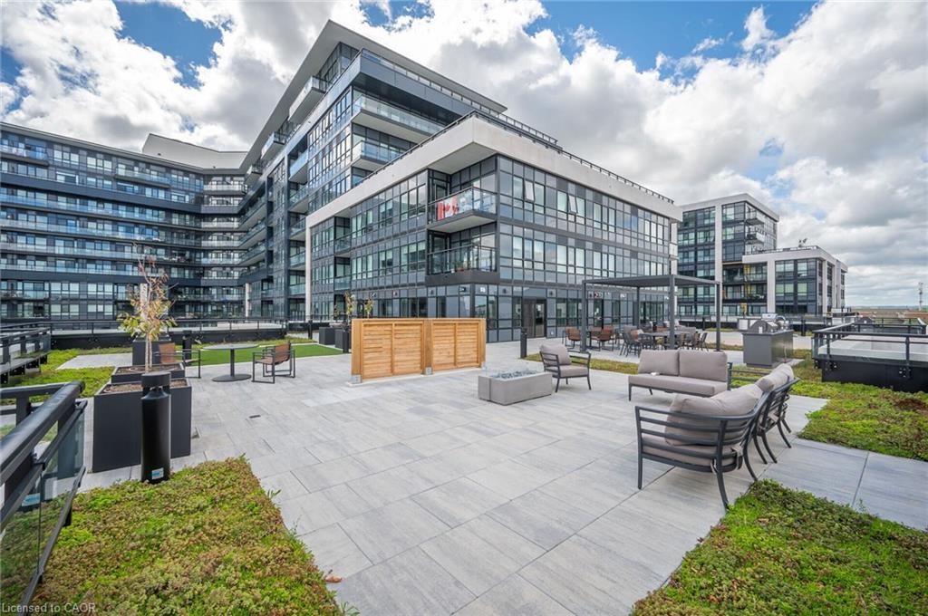 718-395 Dundas Street, Oakville, ON - Outdoor With Balcony