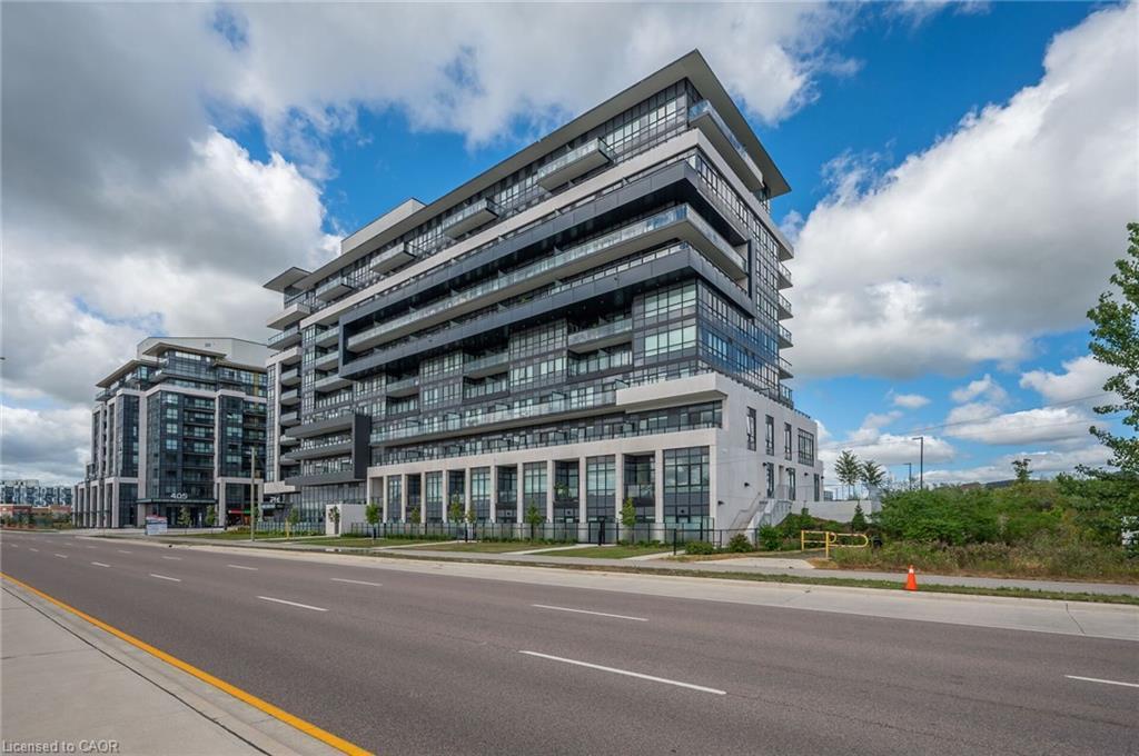 718-395 Dundas Street, Oakville, ON - Outdoor