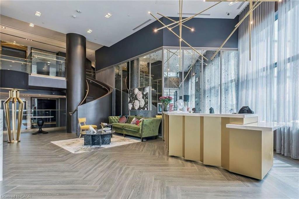 718-395 Dundas Street, Oakville, ON - Indoor Photo Showing Other Room