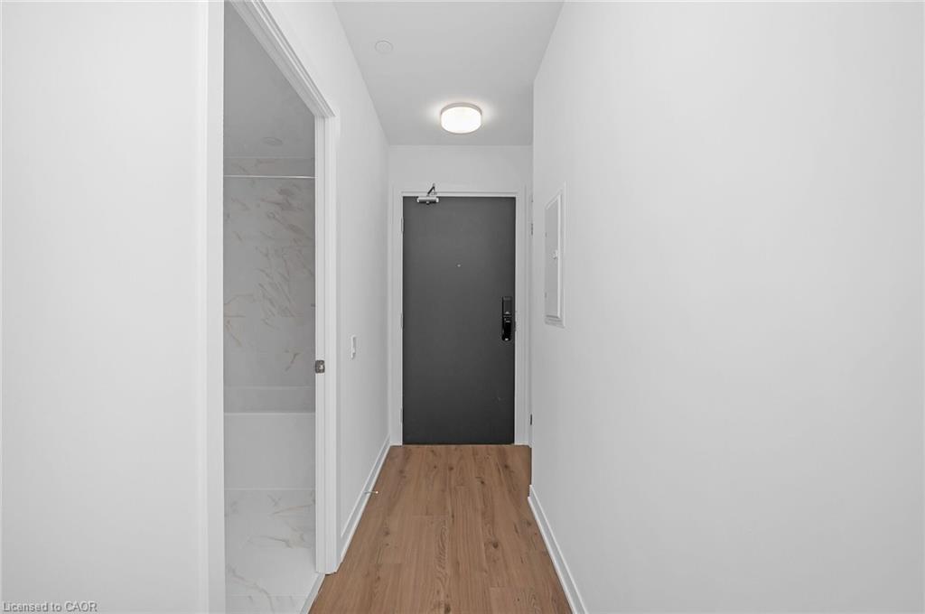 718-395 Dundas Street, Oakville, ON - Indoor Photo Showing Other Room