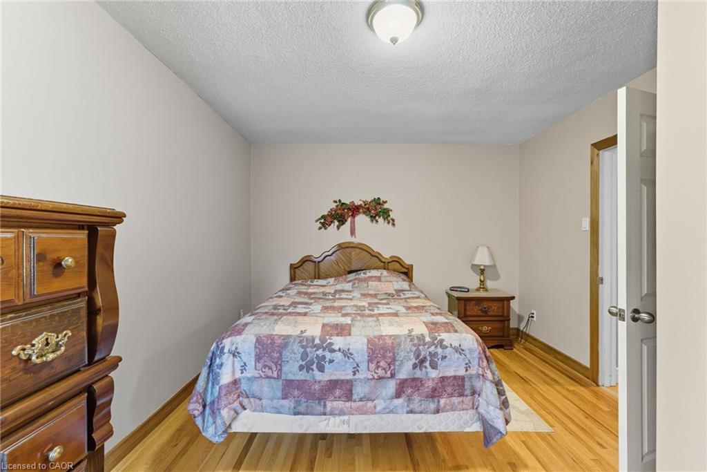 446 East 42Nd Street, Hamilton, ON - Indoor Photo Showing Bedroom