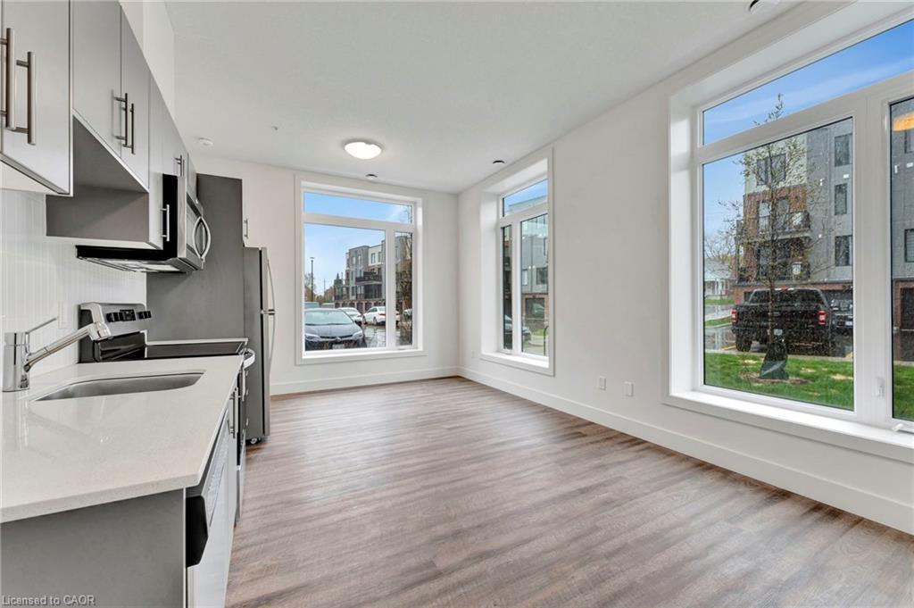 101-107 Roger Street, Waterloo, ON - Indoor Photo Showing Kitchen