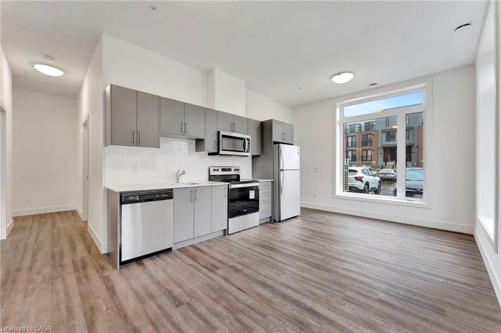 101-107 Roger Street, Waterloo, ON - Indoor Photo Showing Kitchen
