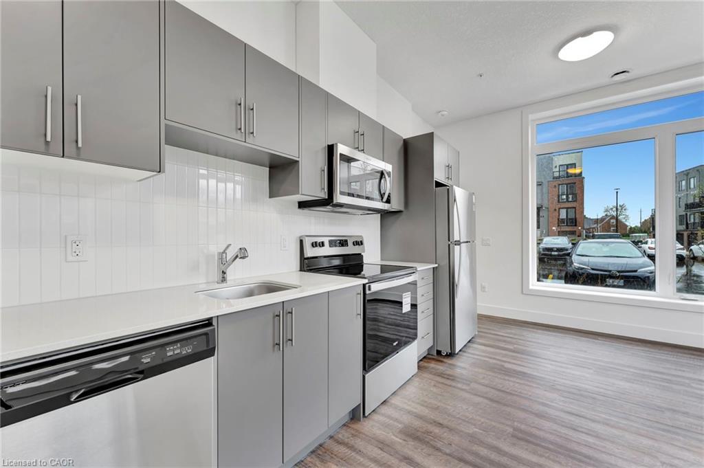 101-107 Roger Street, Waterloo, ON - Indoor Photo Showing Kitchen With Upgraded Kitchen