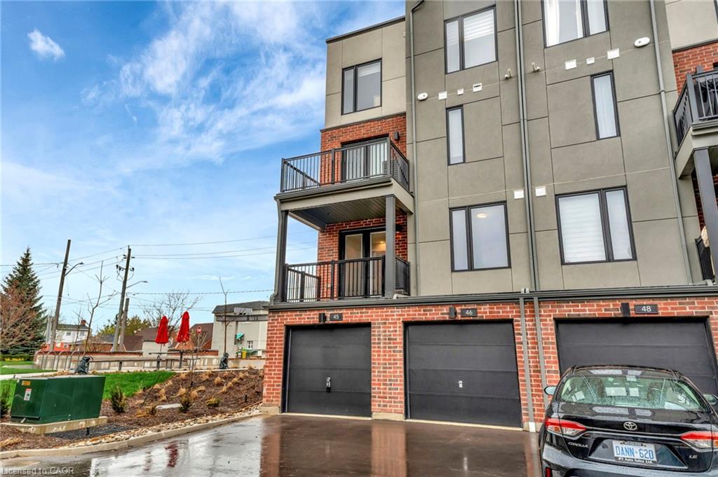 45-99 Roger Street, Waterloo, ON - Outdoor With Balcony