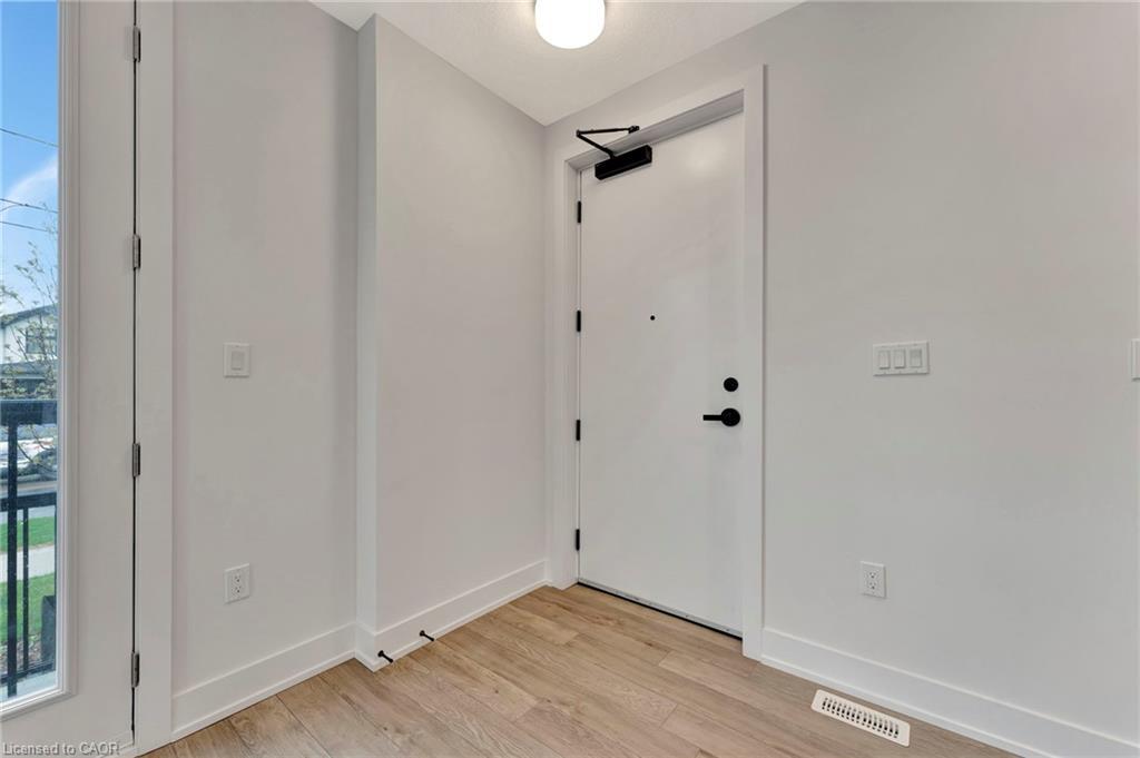 45-99 Roger Street, Waterloo, ON - Indoor Photo Showing Other Room