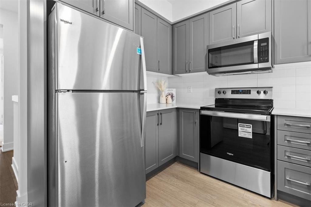 45-99 Roger Street, Waterloo, ON - Indoor Photo Showing Kitchen With Upgraded Kitchen