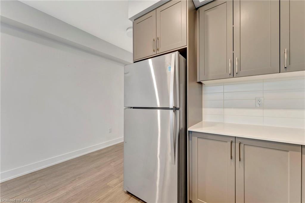 45-99 Roger Street, Waterloo, ON - Indoor Photo Showing Kitchen