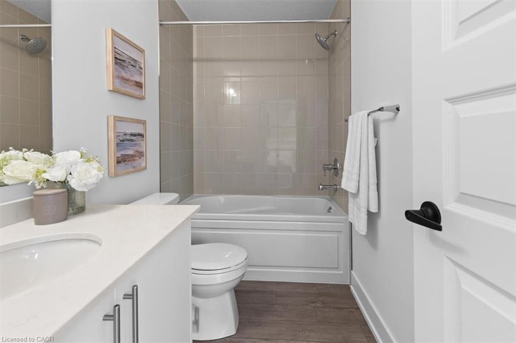 45-99 Roger Street, Waterloo, ON - Indoor Photo Showing Bathroom