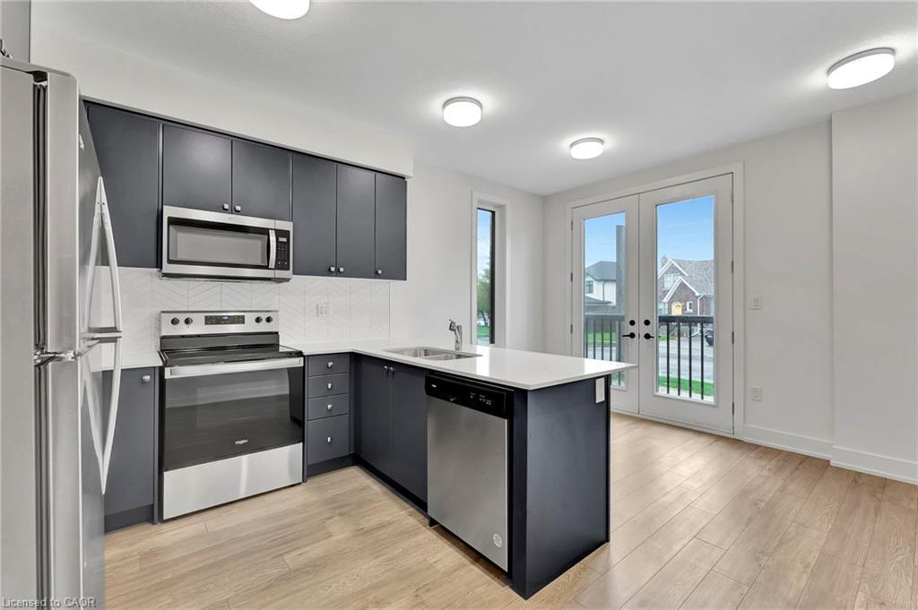 53-99 Roger Street, Waterloo, ON - Indoor Photo Showing Kitchen With Double Sink