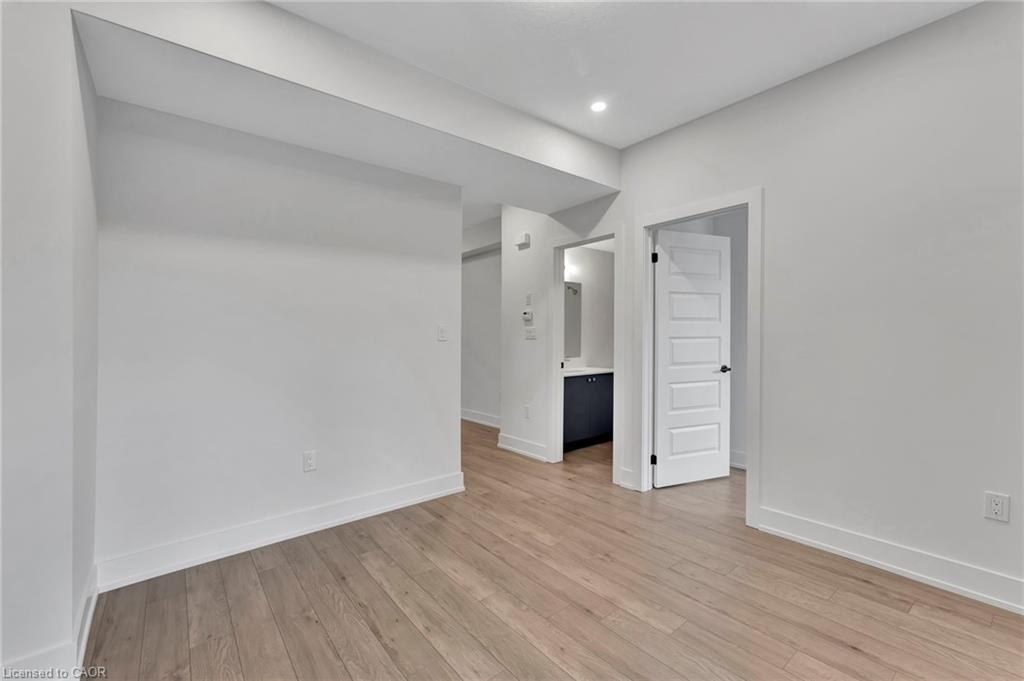 53-99 Roger Street, Waterloo, ON - Indoor Photo Showing Other Room