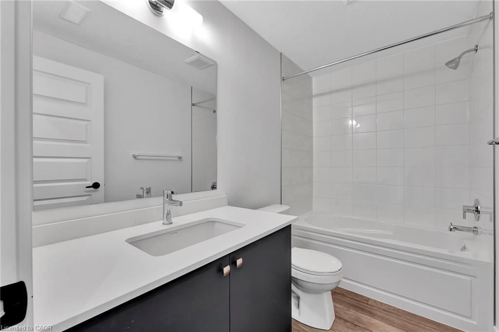 53-99 Roger Street, Waterloo, ON - Indoor Photo Showing Bathroom