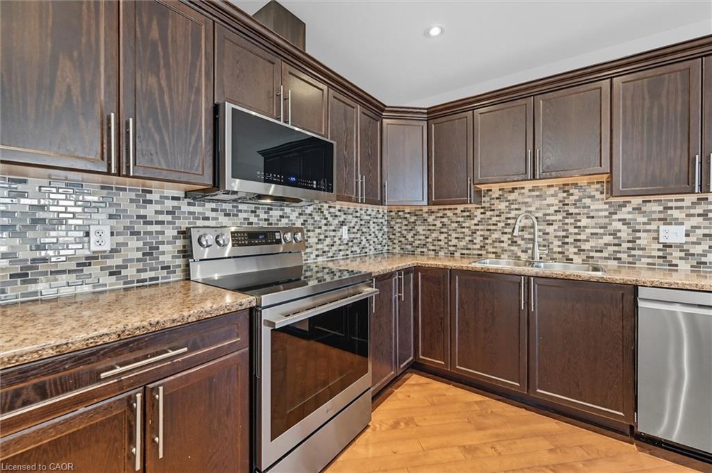 88 Wood Street E, Hamilton, ON - Indoor Photo Showing Kitchen With Stainless Steel Kitchen With Double Sink With Upgraded Kitchen