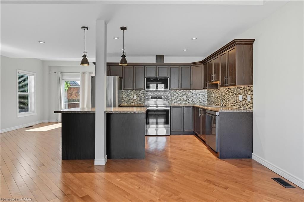 88 Wood Street E, Hamilton, ON - Indoor Photo Showing Kitchen With Stainless Steel Kitchen With Upgraded Kitchen