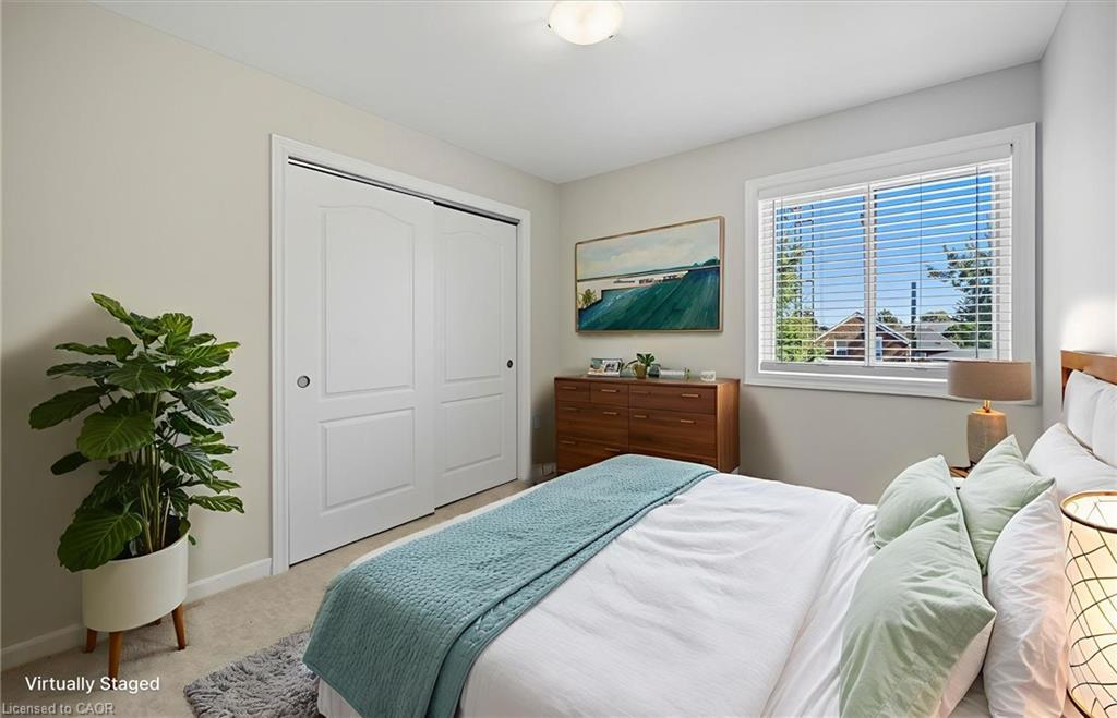 88 Wood Street E, Hamilton, ON - Indoor Photo Showing Bedroom