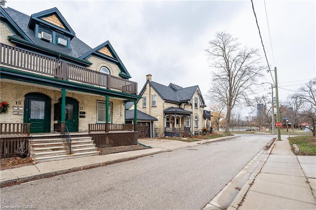 17 Hilda Place, Kitchener, ON - Outdoor With Deck Patio Veranda With Facade