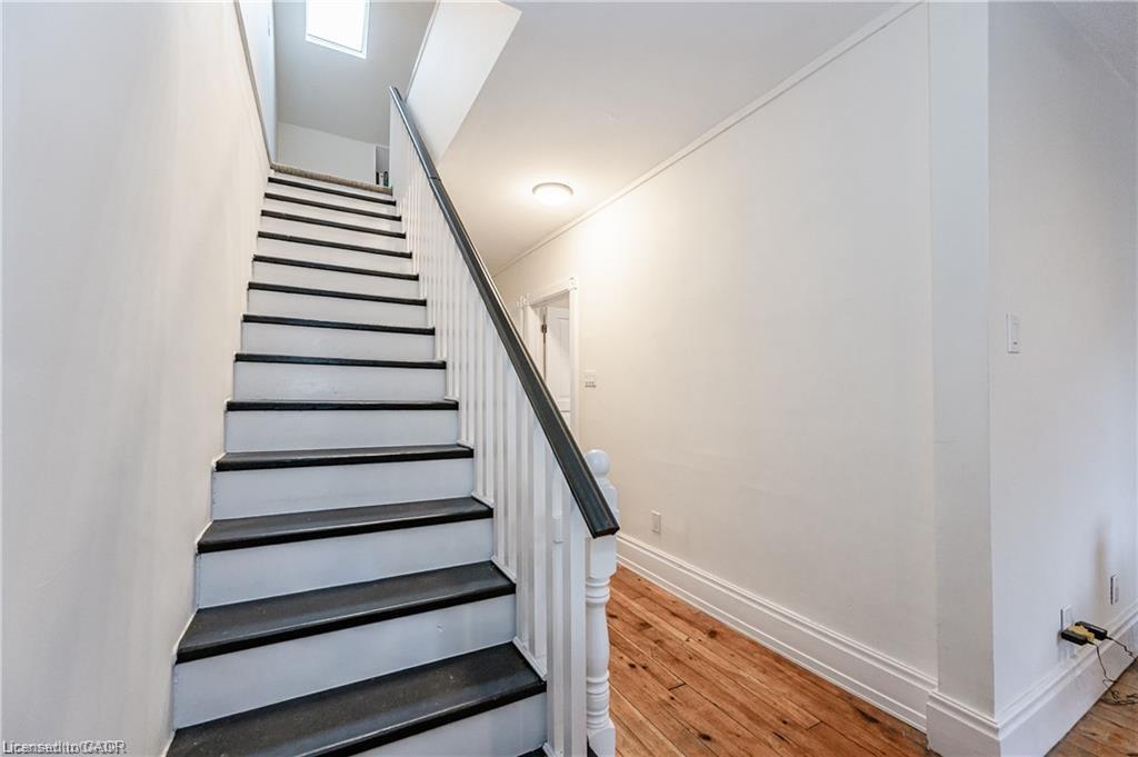 17 Hilda Place, Kitchener, ON - Indoor Photo Showing Other Room