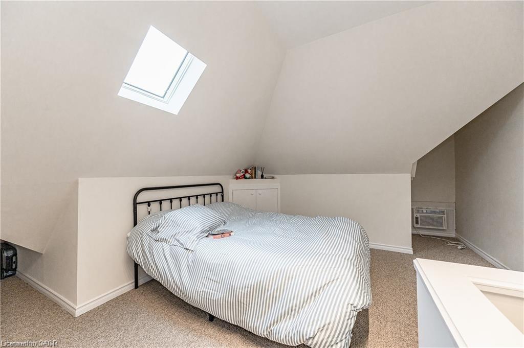 17 Hilda Place, Kitchener, ON - Indoor Photo Showing Bedroom
