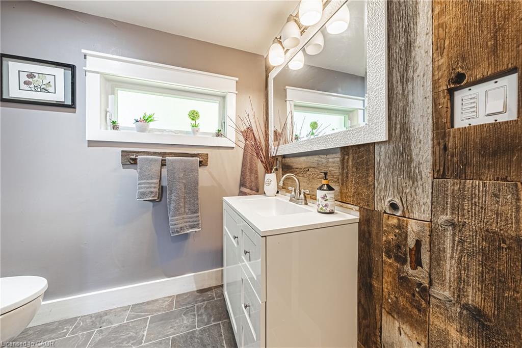 7721 Concession 5 Road, Caistor Centre, ON - Indoor