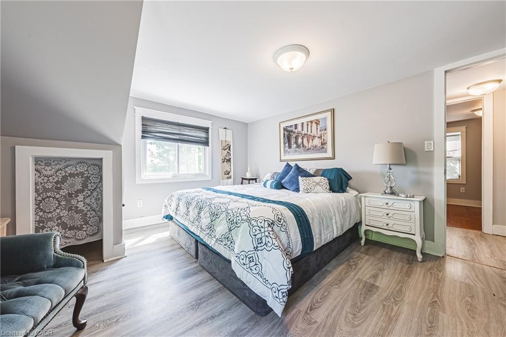 7721 Concession 5 Road, Caistor Centre, ON - Indoor Photo Showing Bedroom