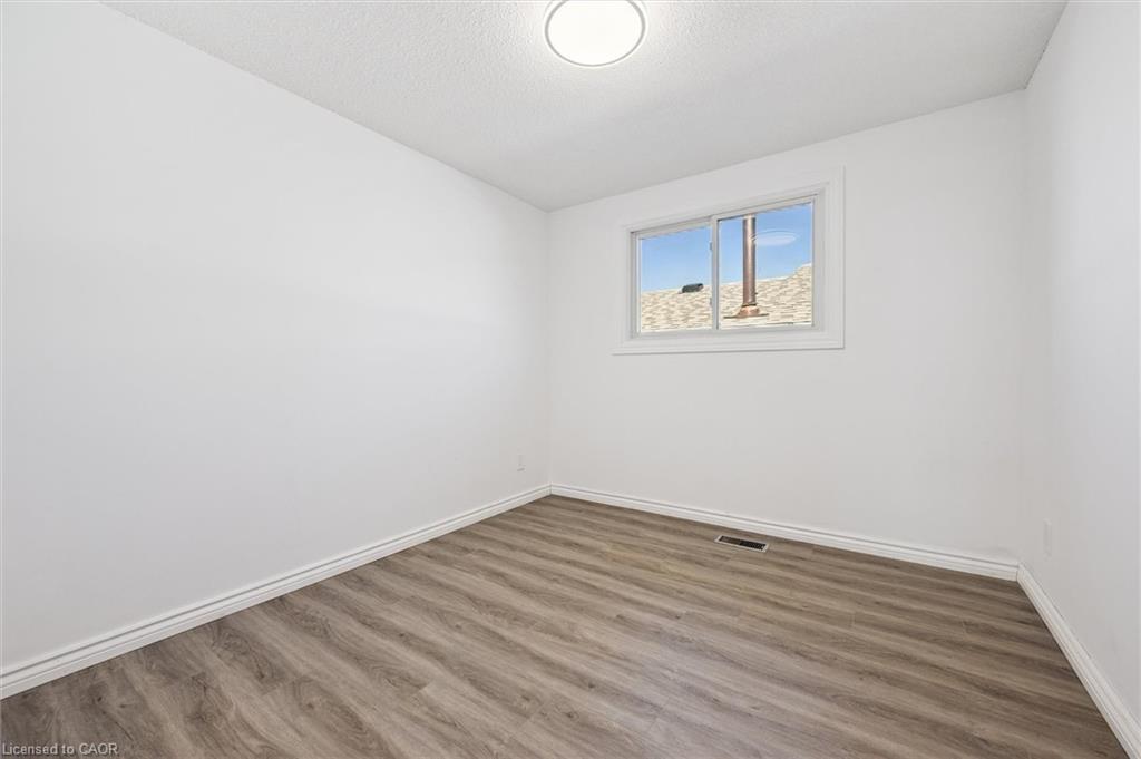 Main-74 Elm Ridge Drive, Kitchener, ON - Indoor Photo Showing Other Room