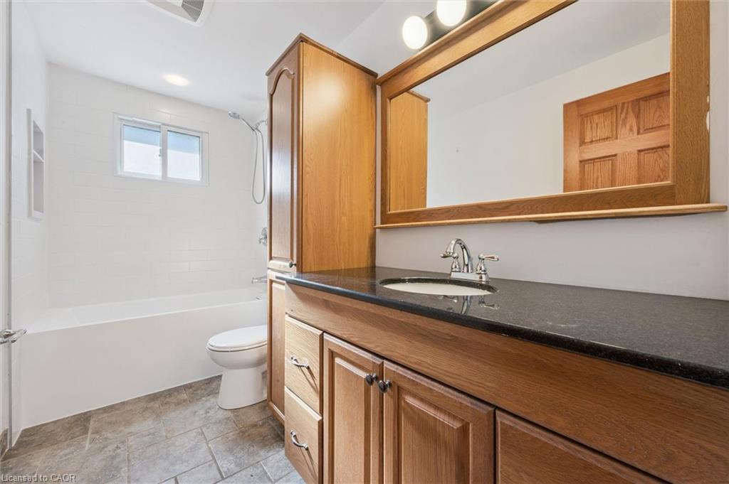 Main-74 Elm Ridge Drive, Kitchener, ON - Indoor Photo Showing Bathroom