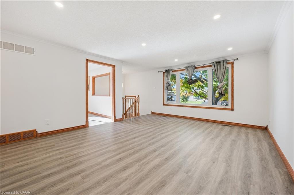 Main-74 Elm Ridge Drive, Kitchener, ON - Indoor