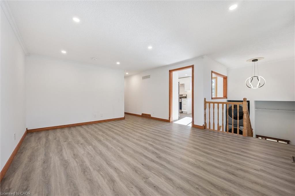 Main-74 Elm Ridge Drive, Kitchener, ON - Indoor Photo Showing Other Room