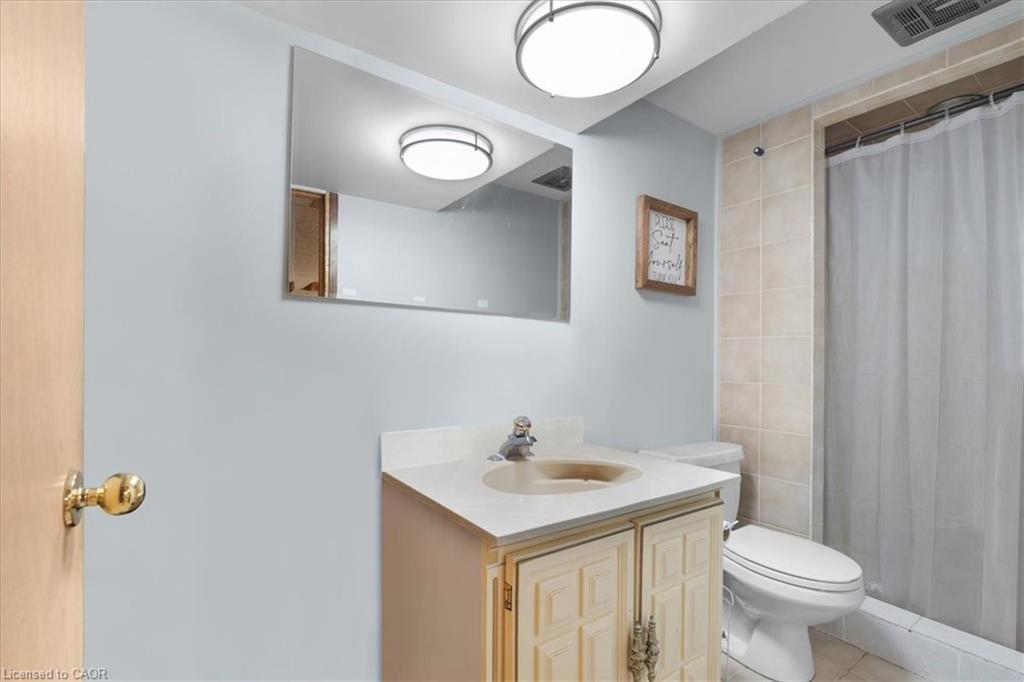 67 Elmhurst Drive, Hamilton, ON - Indoor Photo Showing Bathroom