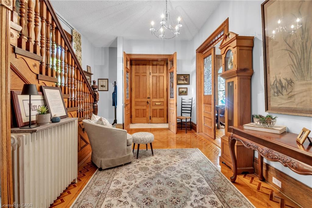 105 Vansittart Avenue, Woodstock, ON - Indoor Photo Showing Other Room