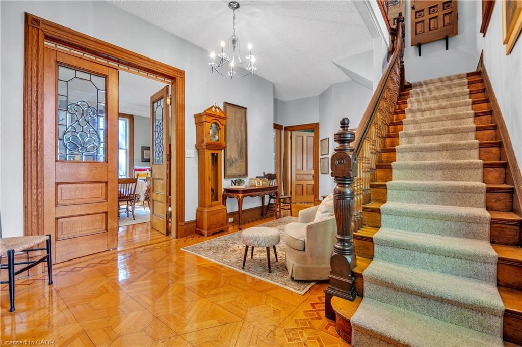 105 Vansittart Avenue, Woodstock, ON - Indoor Photo Showing Other Room