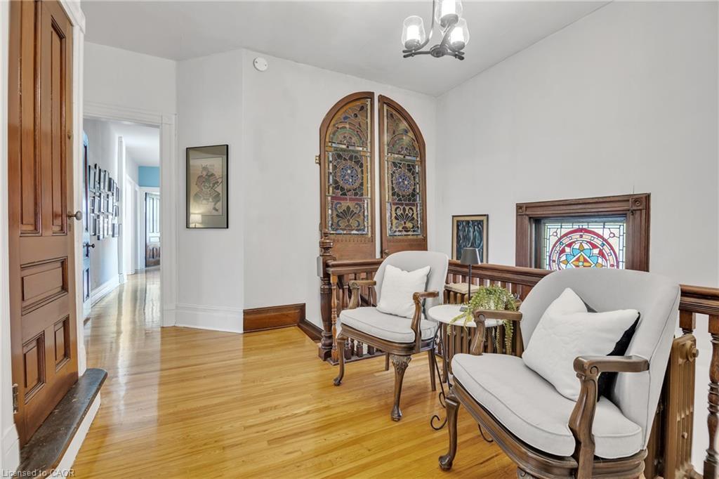 105 Vansittart Avenue, Woodstock, ON - Indoor