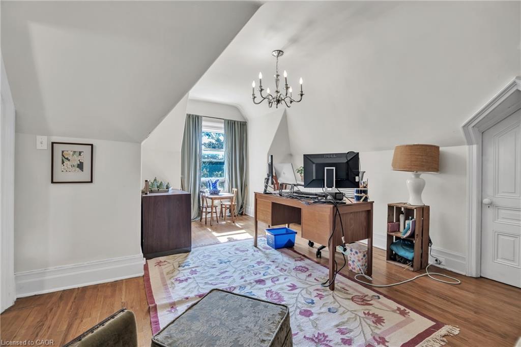 105 Vansittart Avenue, Woodstock, ON - Indoor Photo Showing Other Room