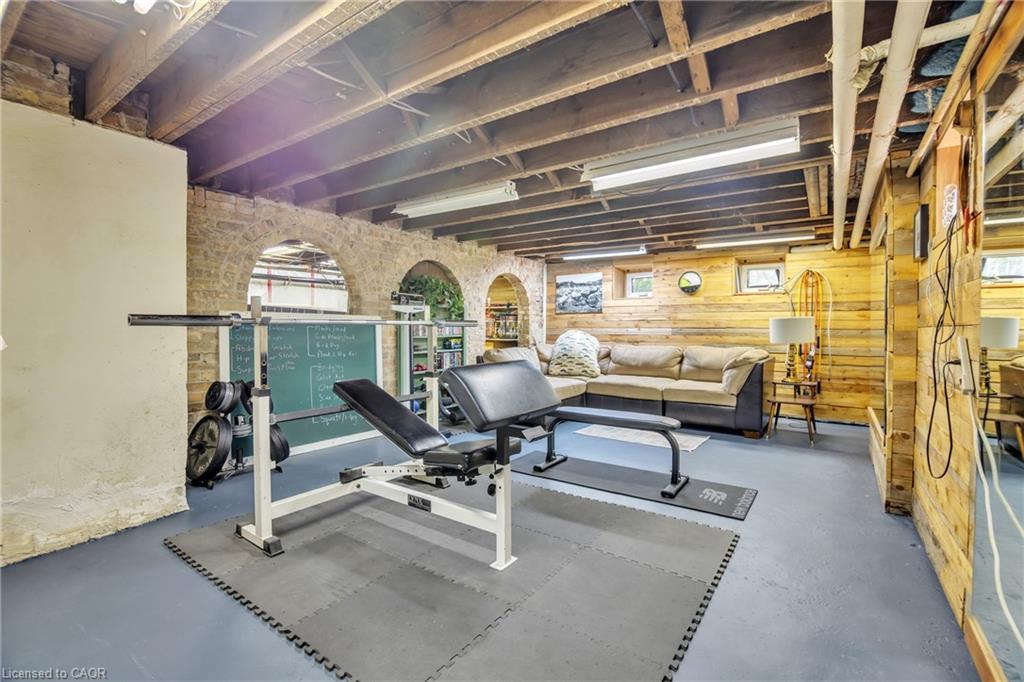 105 Vansittart Avenue, Woodstock, ON - Indoor Photo Showing Other Room