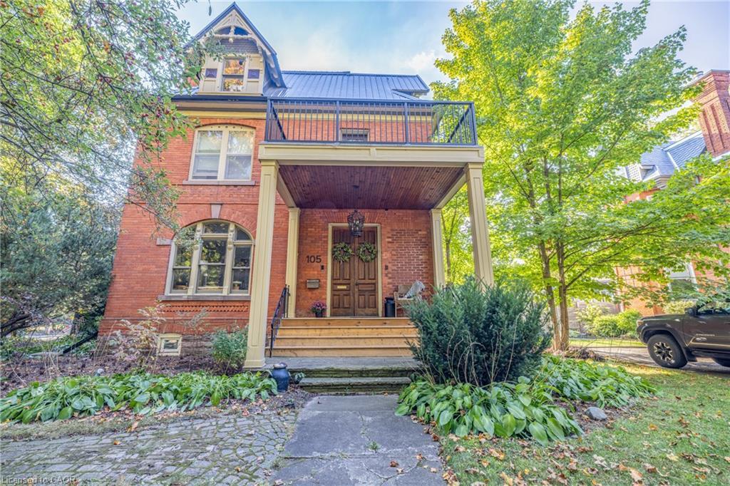 105 Vansittart Avenue, Woodstock, ON - Outdoor