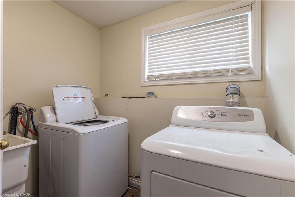 138 Carlton Street, St. Catharines, ON - Indoor Photo Showing Laundry Room