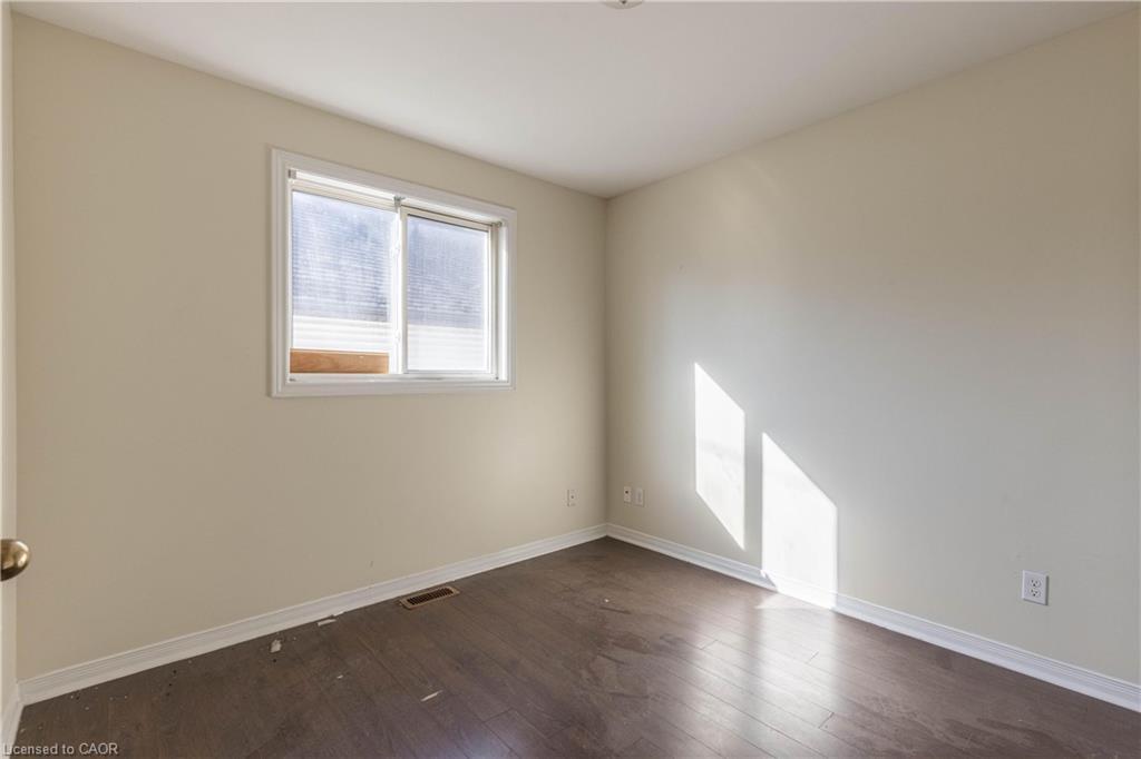138 Carlton Street, St. Catharines, ON - Indoor Photo Showing Other Room