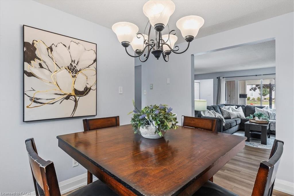 331 Preston Parkway, Cambridge, ON - Indoor Photo Showing Dining Room