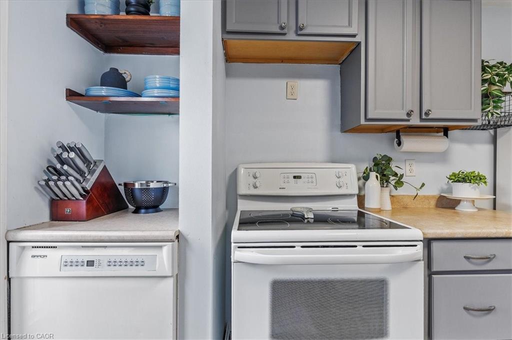 331 Preston Parkway, Cambridge, ON - Indoor Photo Showing Kitchen