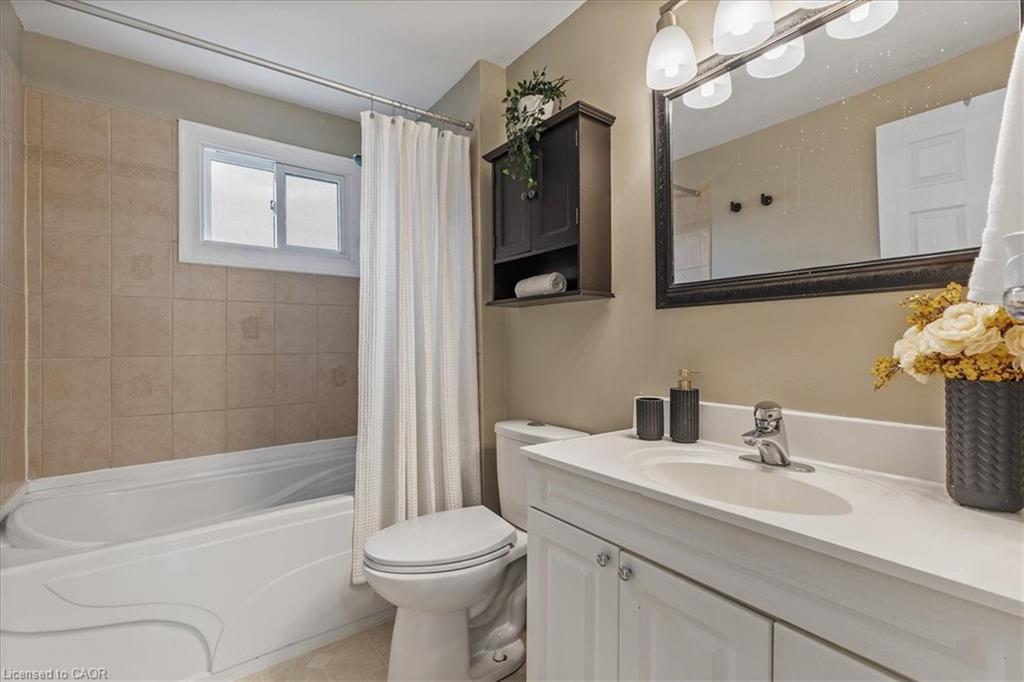 331 Preston Parkway, Cambridge, ON - Indoor Photo Showing Bathroom