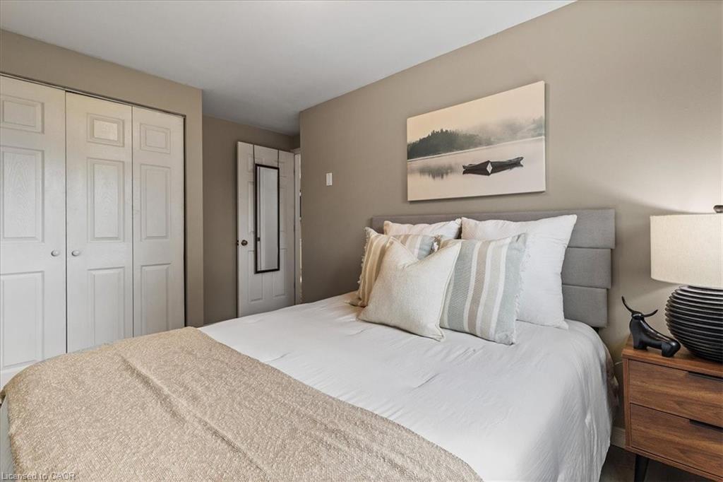 331 Preston Parkway, Cambridge, ON - Indoor Photo Showing Bedroom