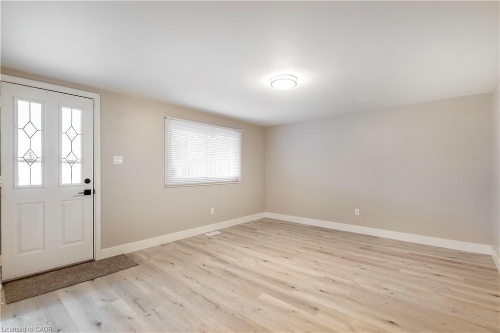 Lower-1 Isaac Court, Hamilton, ON - Indoor Photo Showing Other Room